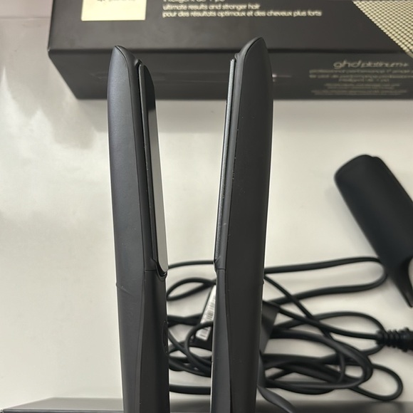 GHD platinum + 1” flat iron styler - Picture 4 of 7